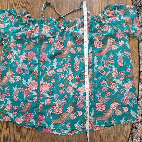 Xhilaration Green Floral Off The Shoulder Boho Blouse Top Size Women's Medium - Picture 7 of 9